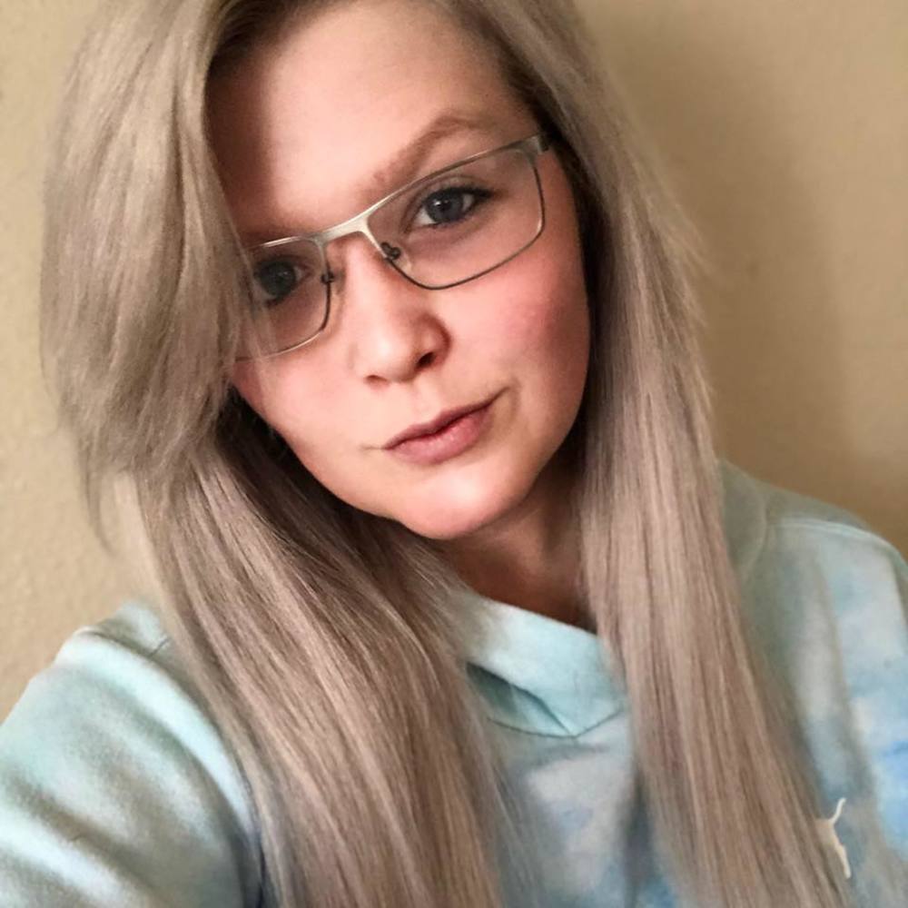 Meet your Posher, Julia